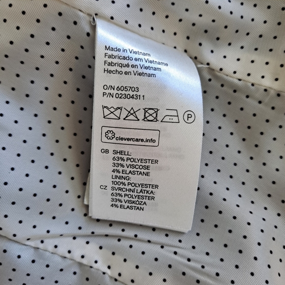 H&M Women's Black Classic One Button Cropped Blazer Jacket sz6 - Picture 7 of 7